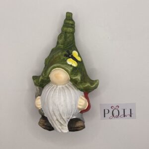 Piros-zöld kerti törpe ásóval